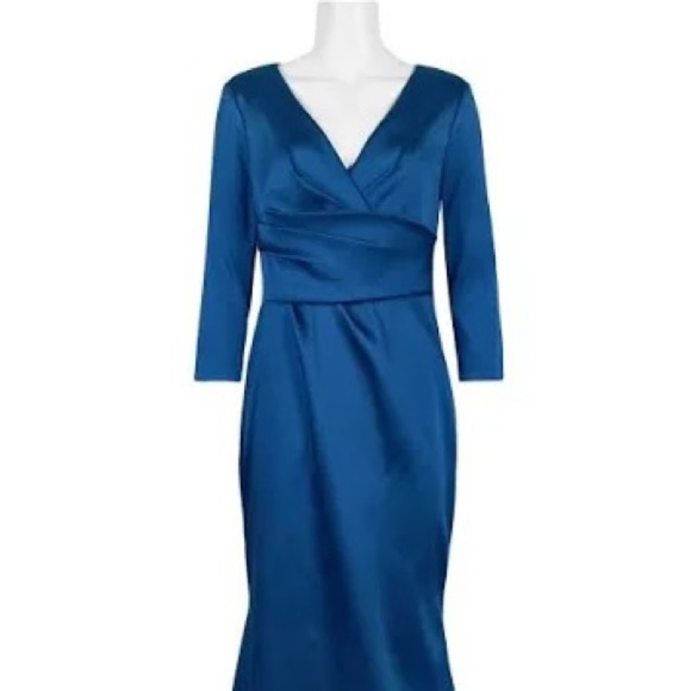 Theia V-Neck Pleated Long Sleeve Zipper Back Solid Mermaid Crepe Dress
